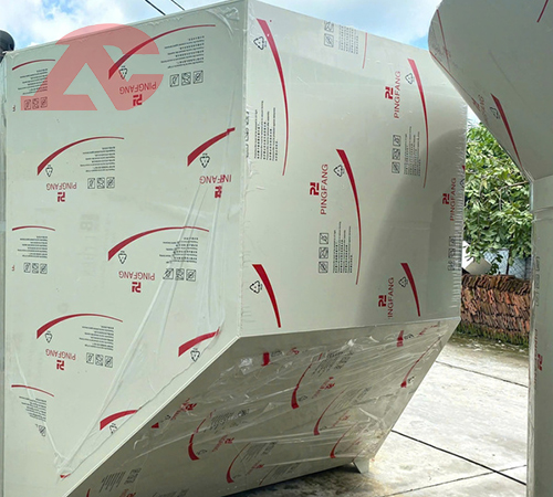 Chemical Storage Tanks & Containers